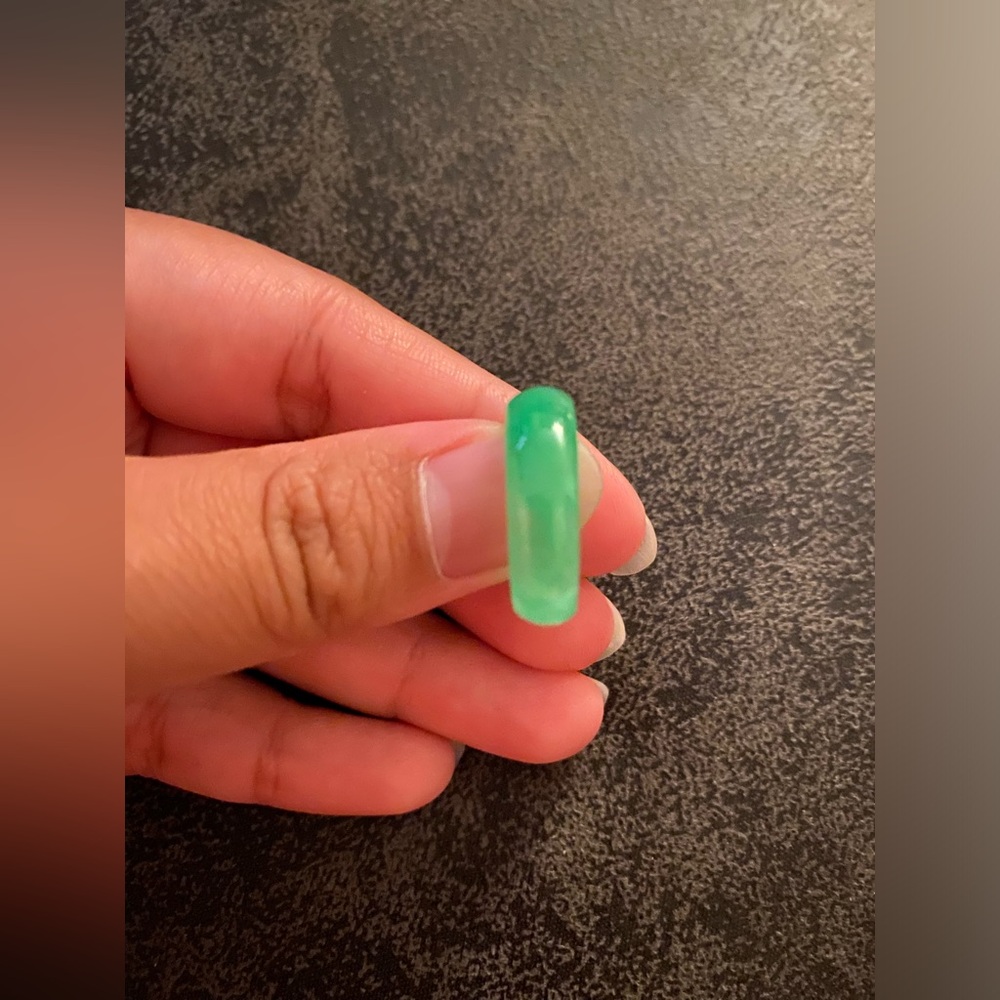 Light Green Jade Ring (band) - Picture 4 of 4